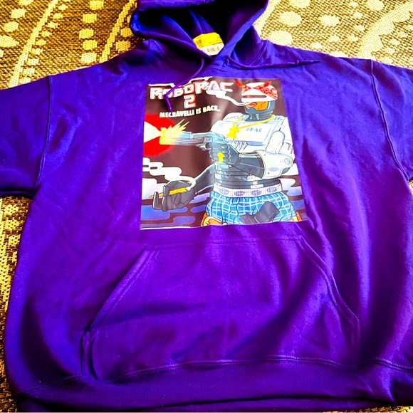 Stay warm and stylish with this purple Tupac hoodie. - Picture 2 of 2